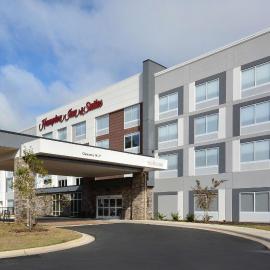 Hampton Inn & Suites Charlotte North I 485，位于夏洛特的酒店
