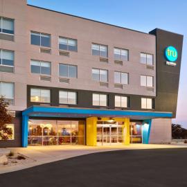 Tru By Hilton Clearfield Hill Air Force Base, Ut，位于Clearfield的酒店