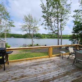 CAIA Lakeside Retreat - Sunken Lake，位于New Minas的酒店