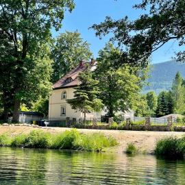 Villa Śnieżka，位于科瓦雷的酒店