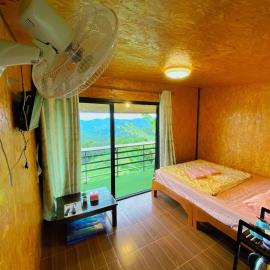 Ahcnng Camp，位于Mon Jam的酒店