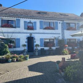 B&B De Eifelhoeve，位于Herresbach的酒店