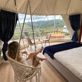 Sanctum Glamping，位于Jupâneşti的酒店