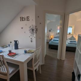 Helle Wohnung mit zwei Schlafzimmern，位于Eching的酒店
