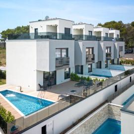 Villas Residence 360，位于特罗吉尔的酒店