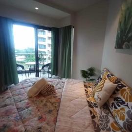 CEBU's Best Staycation at Tambuli Seaside Living Tower C，位于Maribago的酒店