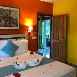 Chloe's Cottage Self-Catering，位于拉迪格岛的酒店