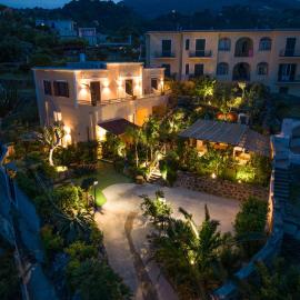 La Rosa - Luxury B&B，位于伊斯基亚波尔图的酒店