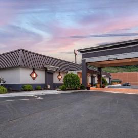 Best Western Plus Bridgeport Inn,位于布里奇波特的酒店