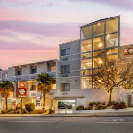Best Western Plus All Suites Inn，位于圣克鲁兹的酒店