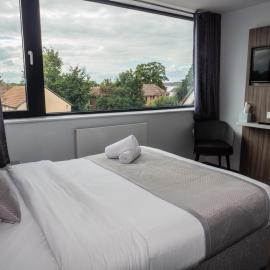 Sky Nights Hotel London Heathrow，位于希灵登的酒店