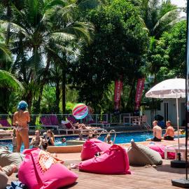 Nomads Ao Nang Party Hostel 18-35 Years Old Only，位于奥南海滩的酒店