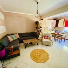 Cottage House，位于阿马利阿斯的酒店