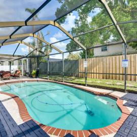 Cozy Brandon Vacation Rental w/ Shared Pool!，位于布兰登的酒店