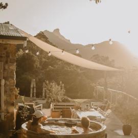 Misty Mountain Manor，位于Uki的酒店
