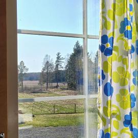Maalaistalon päätyhuoneisto Merikarvialla，位于Tuorila的酒店