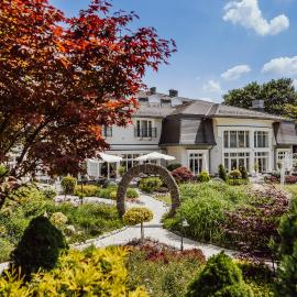 Rezydencja Luxury Hotel Bytom Piekary Śląskie，位于希隆斯克地区佩卡雷的酒店