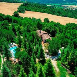 Agriturismo Akasha，位于古比奥的酒店