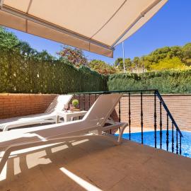 CASA CON PISCINA EN EL CENTRO，位于图德拉的酒店