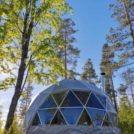 Hidden Island Laukanharju Glamping，位于萨翁林纳的酒店