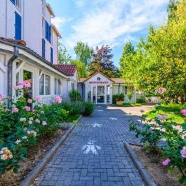 Hotel Strasbourg - Montagne Verte & Restaurant Louisiane，位于斯特拉斯堡的酒店