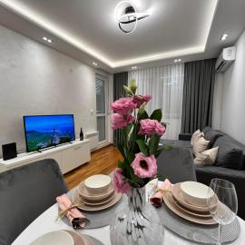 Apartman Maja，位于鲁马的酒店