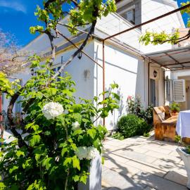 Apartment Grgurić Nada，位于Palit的酒店