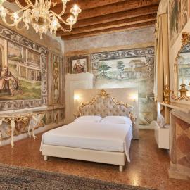 Villa Martin Hotel，位于多洛的酒店