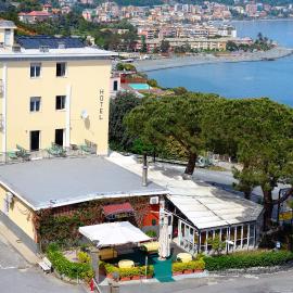 Hotel Puntabella，位于瓦拉泽的酒店