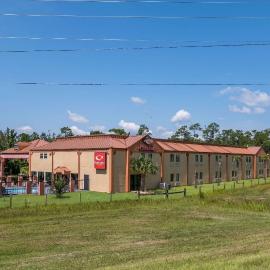 Econo Lodge Inn & Suites Diamondhead，位于迪亚蒙德黑德的酒店