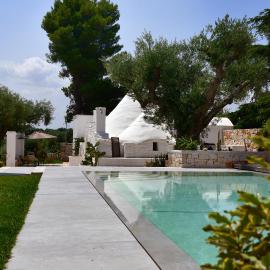 IL TRULLO BIANCO - Country House & SPA，位于卡斯特拉纳格罗泰的酒店