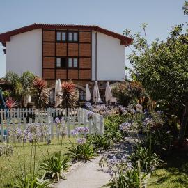 Hotel Cueli,位于Viveda的酒店