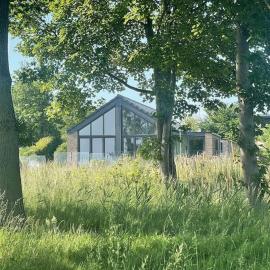 Luksus hus i 1st række, all-incl top komfort med SPA og skov，位于Strøby的酒店