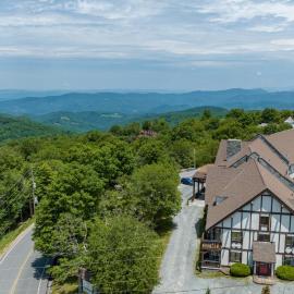 4 Seasons at Beech Mountain，位于榉木山的酒店