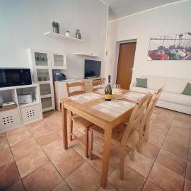 Casa Via Roma，位于因特拉的酒店