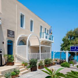 Captain's House Hotel Suites & Apartments