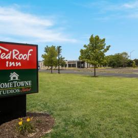 Red Roof Inn & Conference Center Chicago - Aurora Fox Valley，位于North Aurora的酒店