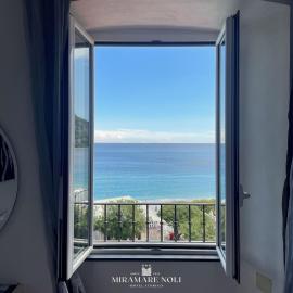 Hotel Miramare，位于诺利的酒店