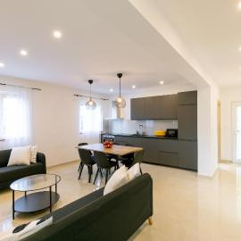 Apartment near the beach- Zen 2，位于布尔纳的酒店