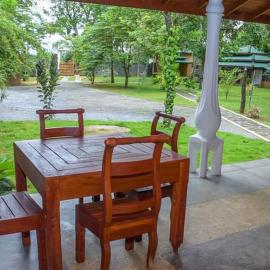 Kirindioya Village Safari Lodge，位于Tanamalwila的酒店