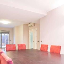 Amplio apartamento a 15 minutos de la Puerta del Sol，位于马德里的酒店