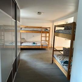 Engure apartment "Big one"，位于恩古雷的酒店