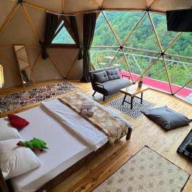 North Dome Suite Bungalov，位于里泽的酒店