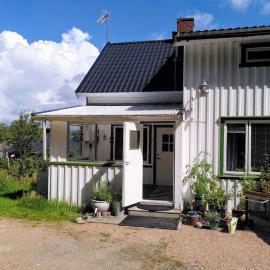Lägenhet naturnära i Henån，位于Henån的酒店