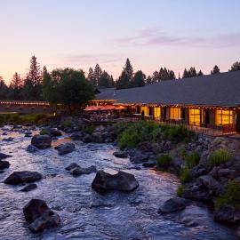 Riverhouse Lodge，位于本德的酒店