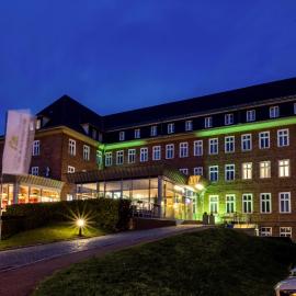 Hotel am Schlosspark，位于居斯特罗的酒店