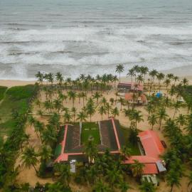 C Roque Beach Resort，位于科尔瓦的酒店