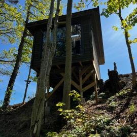 Vättervy Glamping- Ravinstuga，位于Habo的酒店