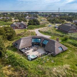 Holiday Home Kimon - 750m from the sea in Western Jutland by Interhome