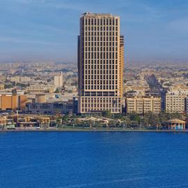 DoubleTree by Hilton Sharjah Waterfront Hotel And Residences，位于沙迦的酒店